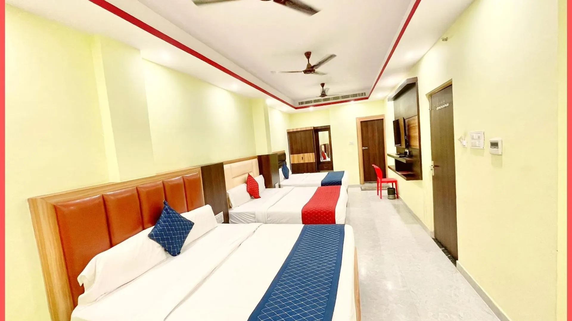 Vns - Hotel Premium Villa Laxmi - V - Warm Hospitality & Comfortable Room In Varanasi Near Kashi Vishwanath Temple - Best Hotel In Varanasi